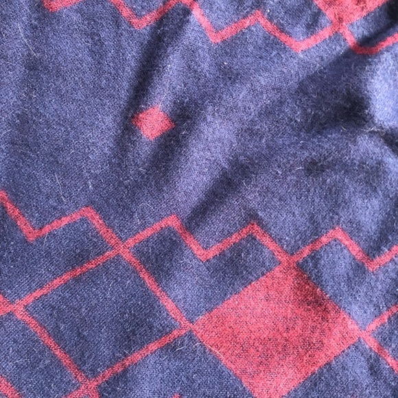 Aztec Print Blanket Scarf - Picture 5 of 11